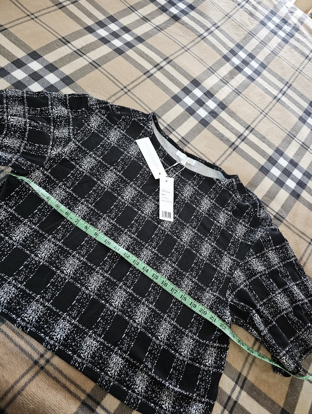 Adyson Parker Black and White Patterned Ribbed Top - Picture 7 of 9